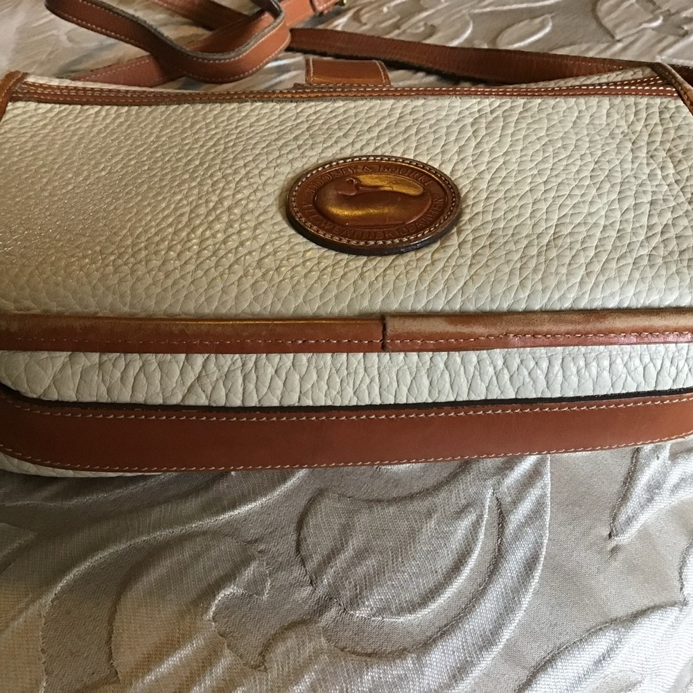 Vintage DOONEY & BOURKE Cream and Tan Leather Crossbody